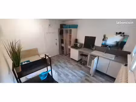 studio avec kitchenette 14m²