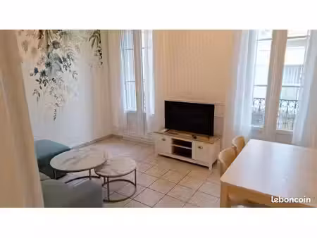 appartement récemment rénové et meublé à neuf idéalement situé