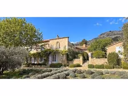 maison avec jardin paradou (13)