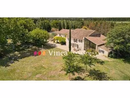 vignoble avec piscine et dépendances saint-rémy-de-provence (13)