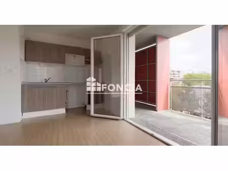 le mée-sur-seine : appartement 3 pièces de 54 m² – résidence de 2015 – terrasse – parking 