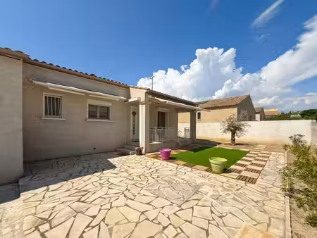 à vendre – capestang – maison rénovée avec jardin & garage