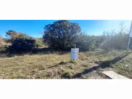 vente terrain 626 m² à robion (84440)  135 000 €