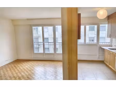 location appartement 3 pièces 70 m² à paris 16ème (75016)  2 050 €