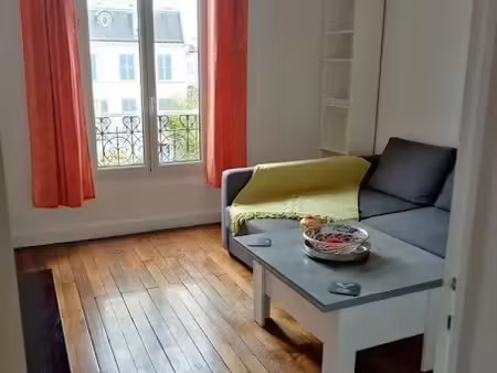 location meublée appartement 2 pièces 34 m² à puteaux (92800)  1 000 €