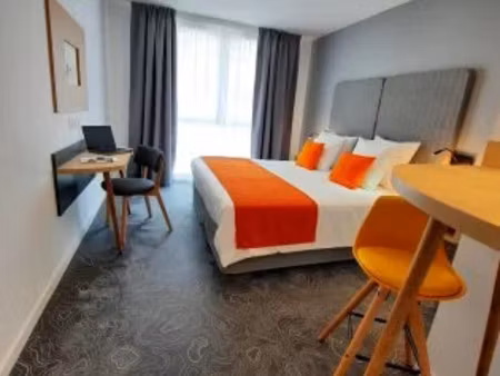 location meublée appartement 1 pièce 21 m² à toulouse (31000)  850 €