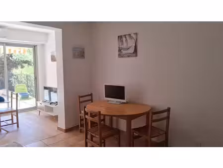 location meublée appartement 1 pièce 28 m² à la ciotat (13600)  730 €
