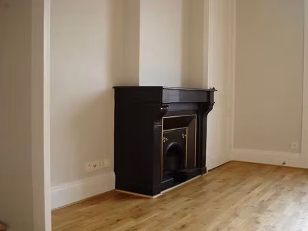 location appartement 2 pièces 57 m² à lyon 8ème (69008)  730 €