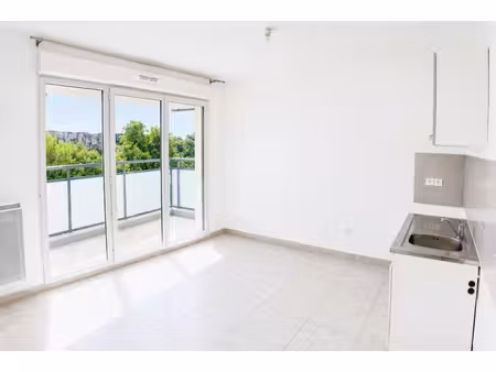 location appartement 2 pièces 36 m² à saint-laurent-du-var (06700)  765 €
