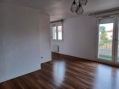 location appartement 2 pièces 49 m² à toulouse (31000)  710 €