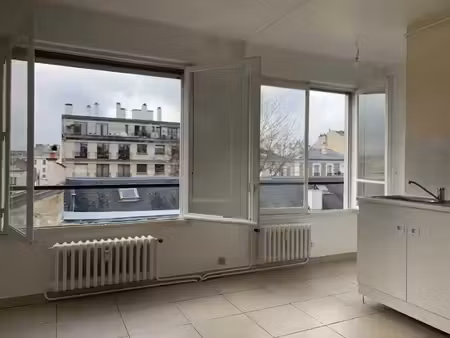 location meublée appartement 1 pièce 24 m² à versailles (78000)  790 €