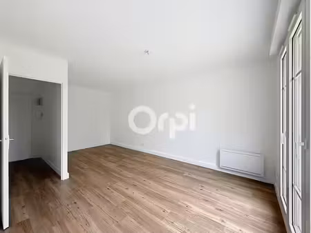 location appartement 1 pièce 31.98 m² à clamart (92140)  870 €