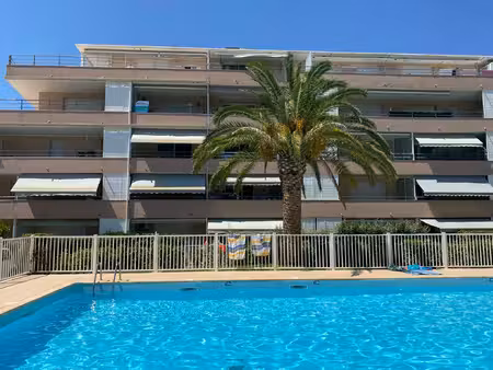 centre du lavandou résidence le riviera studio cabine piscin