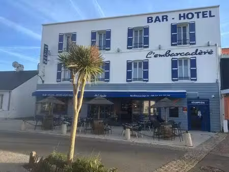 hôtel-bar au coeur de fromentine