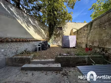 a louer à cognac quartier jardin public - maison de ville av