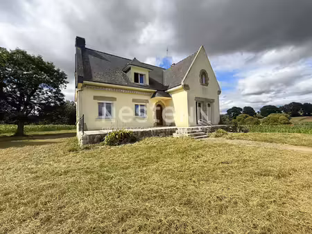 evellys- maison traditionnelle à vendre 6 chambres  sous-sol complet et 9980 m² de terrain