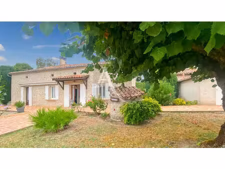 maison en pierre de plain-pied