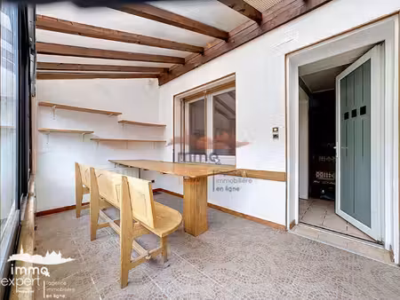 maison de village rénovée  7 pièces  198 m2  jardin et gara
