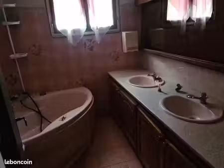 location appartement 4 pièces 45 m² à donzère (26290)  950 €