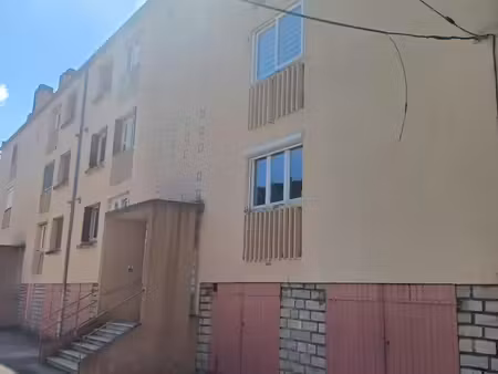 location appartement 3 pièces 69 m² à pierrefeu-du-var (83390)  880 €