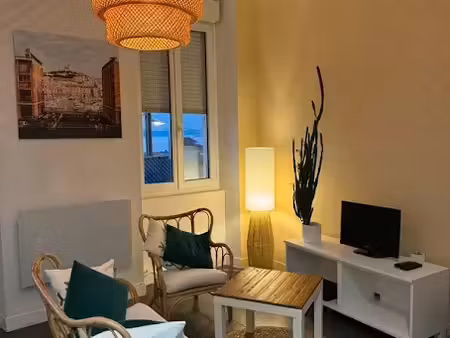 location meublée appartement 2 pièces 40 m² à marseille 8ème (13008)  1 050 €