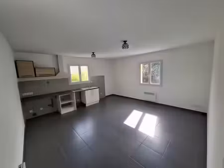 location appartement 3 pièces 57 m² à pessac (33600)  1 078 €