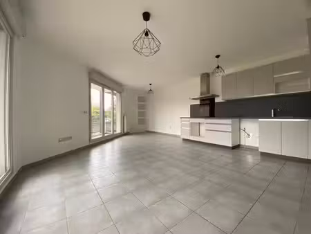 location appartement 3 pièces 66.71 m² à caluire-et-cuire (69300)  1 158 €