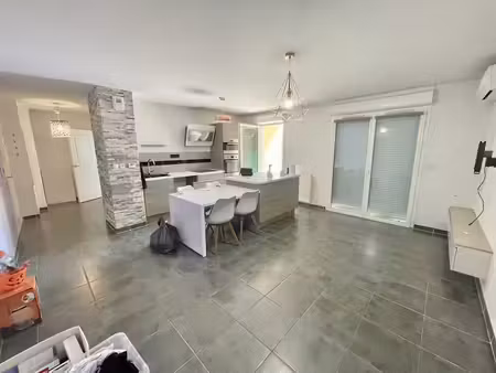 location appartement 3 pièces 67 m² à marseille 11ème (13011)  1 158 €