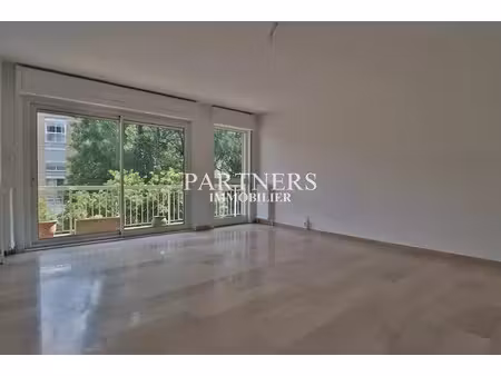 location appartement 4 pièces 100.49 m² à aix-en-provence (13090)  1 930 €