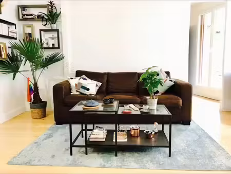 location meublée appartement 2 pièces 45 m² à paris 10ème (75010)  1 650 €