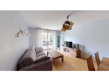 location appartement 3 pièces  67.00m²  asnières