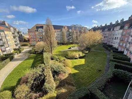 spacieux appartement -verdure et proximité en un