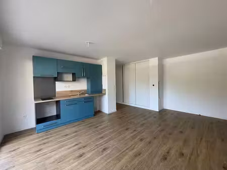 location appartement 2 pièces 43 m² à cormelles-le-royal (14123)