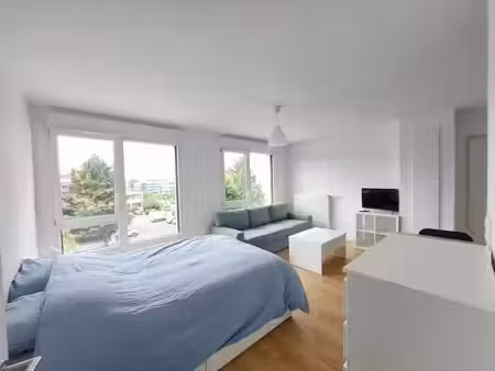 location meublée appartement 1 pièce 30.42 m² à massy (91300)  820 €
