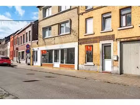 surface commerciale/bureau de +- 105 m²