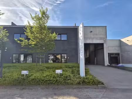 entrepôt avec bureaux d'env 1.184 m² pret de la r6 - e19