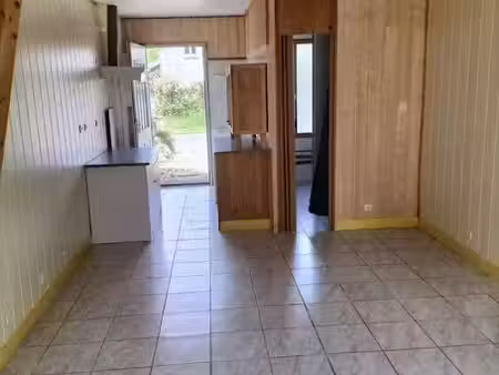 location appartement 3 pièces 30 m² à beton-bazoches (77320)  585 €