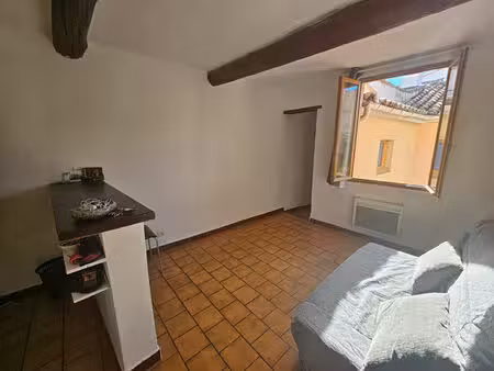 appartement 2 pièces meublé à louer dans un bel immeuble centre-ville