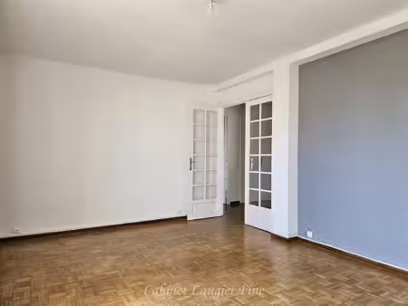 quartier chartreux - grand t3 avec vue dégagée