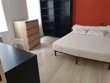 location meublée appartement 2 pièces 34 m² à metz (57000)  490 €