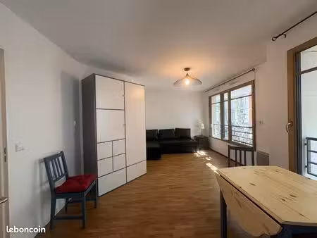 à louer t1 aménagé avec goût