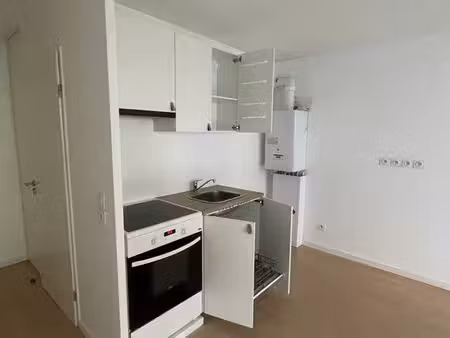 beau t3 avec balcon + garage métro oullins mairie