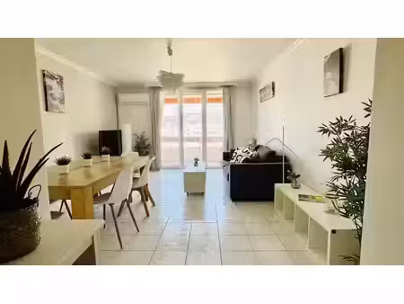 location meublée appartement 4 pièces 85 m² à toulon (83000)  490 €