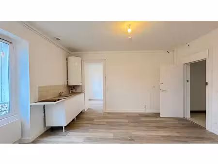 location appartement 4 pièces 72.12 m² à cavignac (33620)  550 €