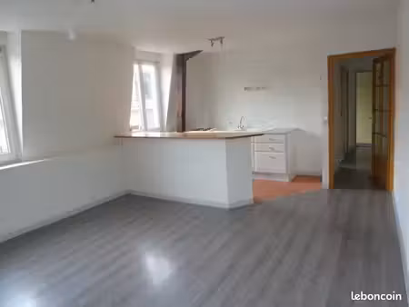 loue bapaume centre  t2  50 m²  lumineux. ￼