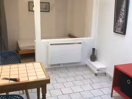 location studio meublé 340