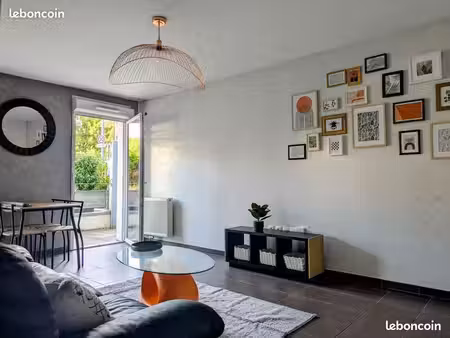 appartement 3 pièces meublé · 70 m² · terrasse et parking