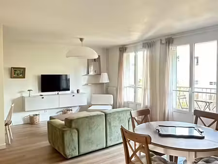 superbe t2 meublé proche des commodités