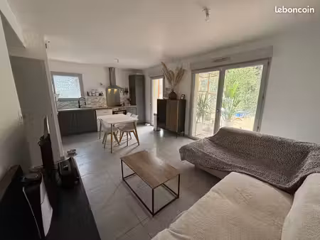 particulier loue villa 2 chambres en r+1
