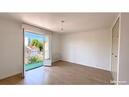 studio 1 pièce 27 m²
